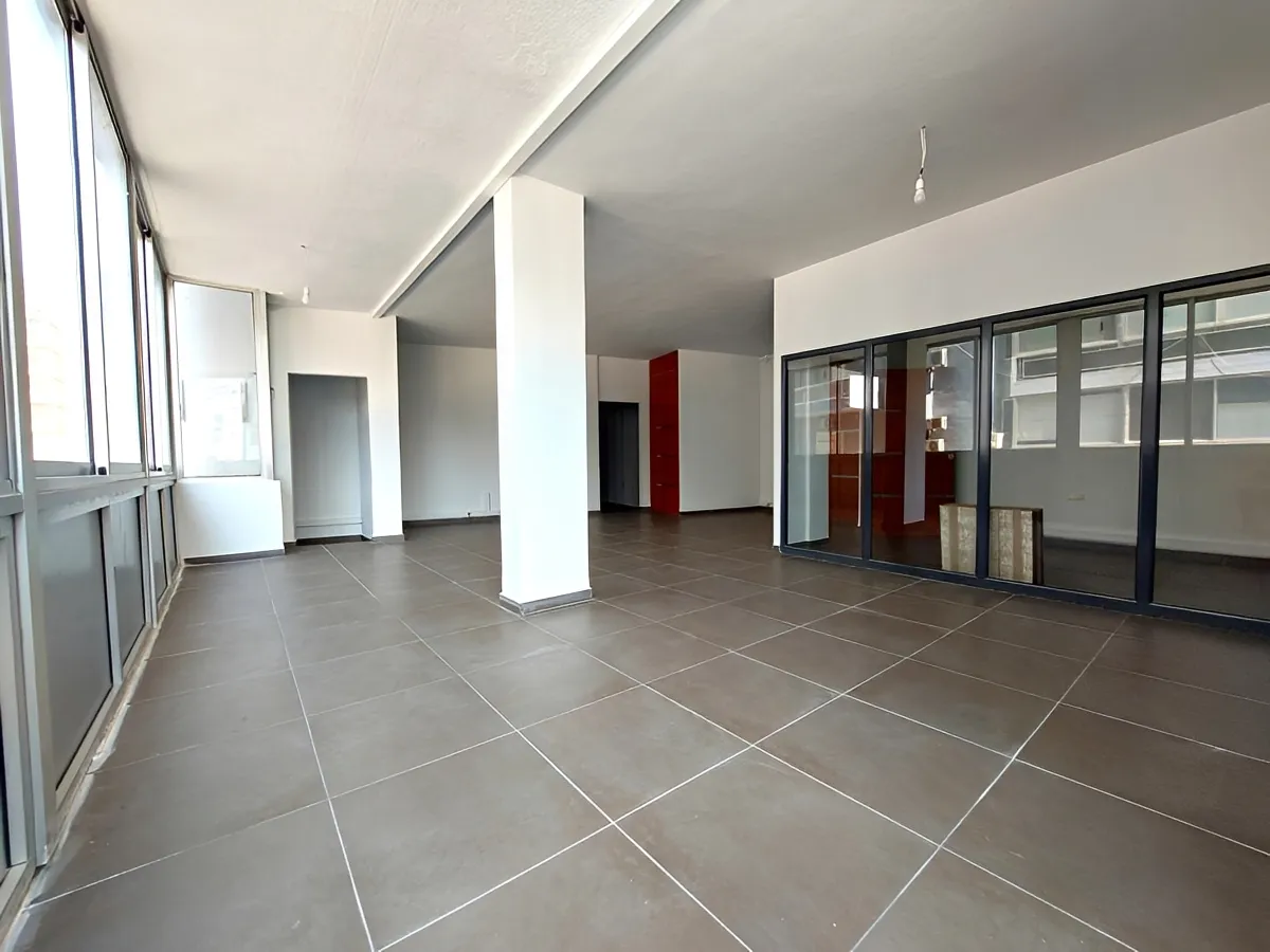 Office for Sale in Zalqa