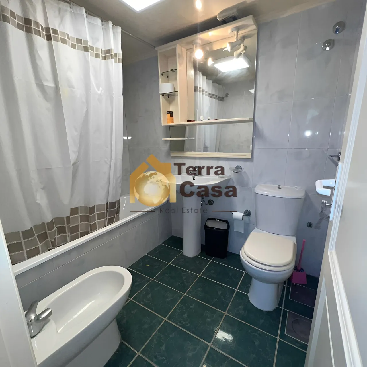 Apartment for sale in Haret Sakher