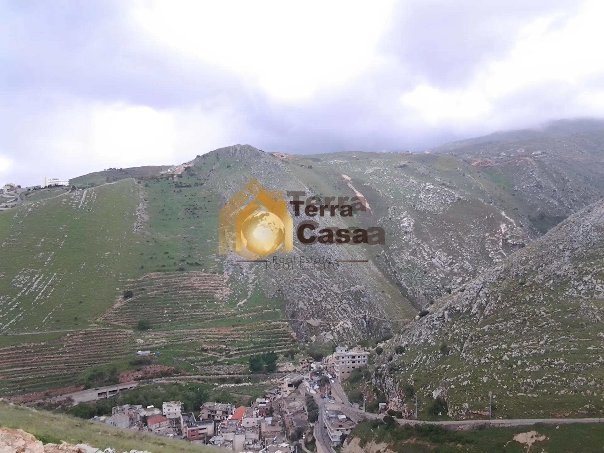 Land for Sale in Payment Facilites Zahle Wadi el Arayesh