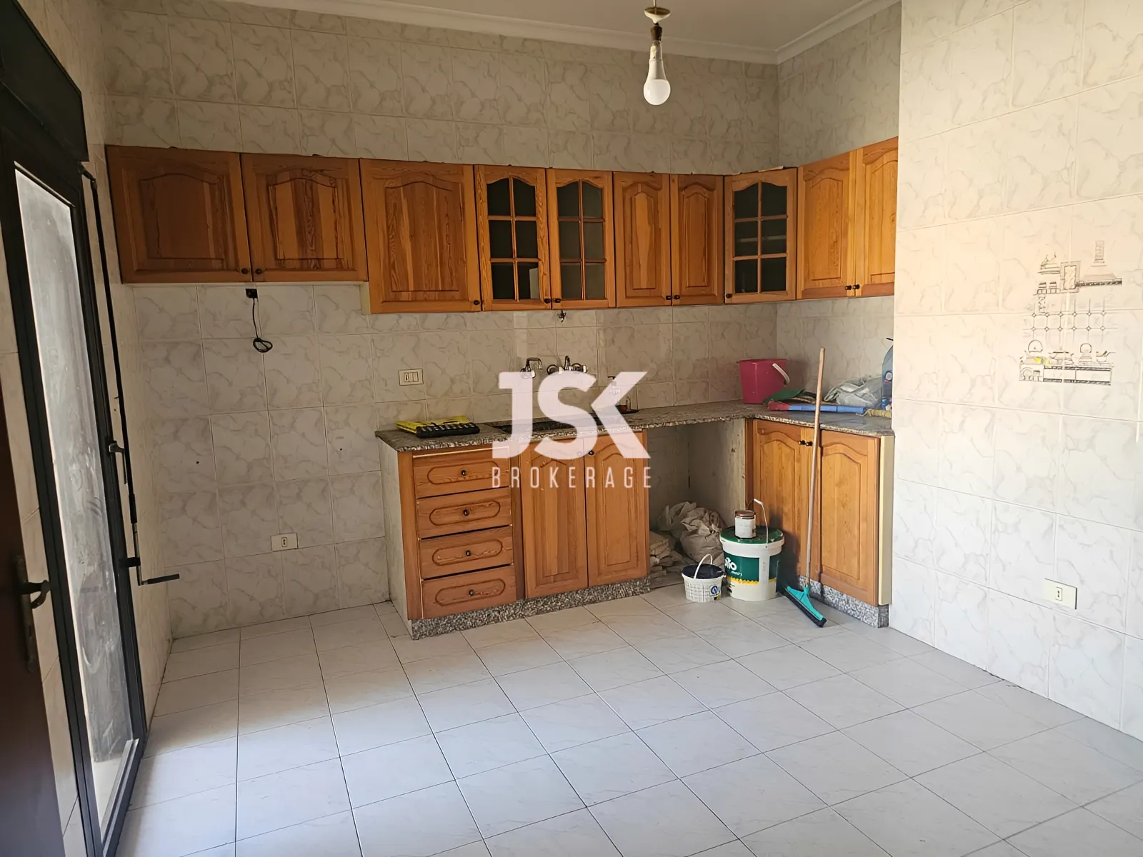 Apartment for Sale in Qornet El Hamra