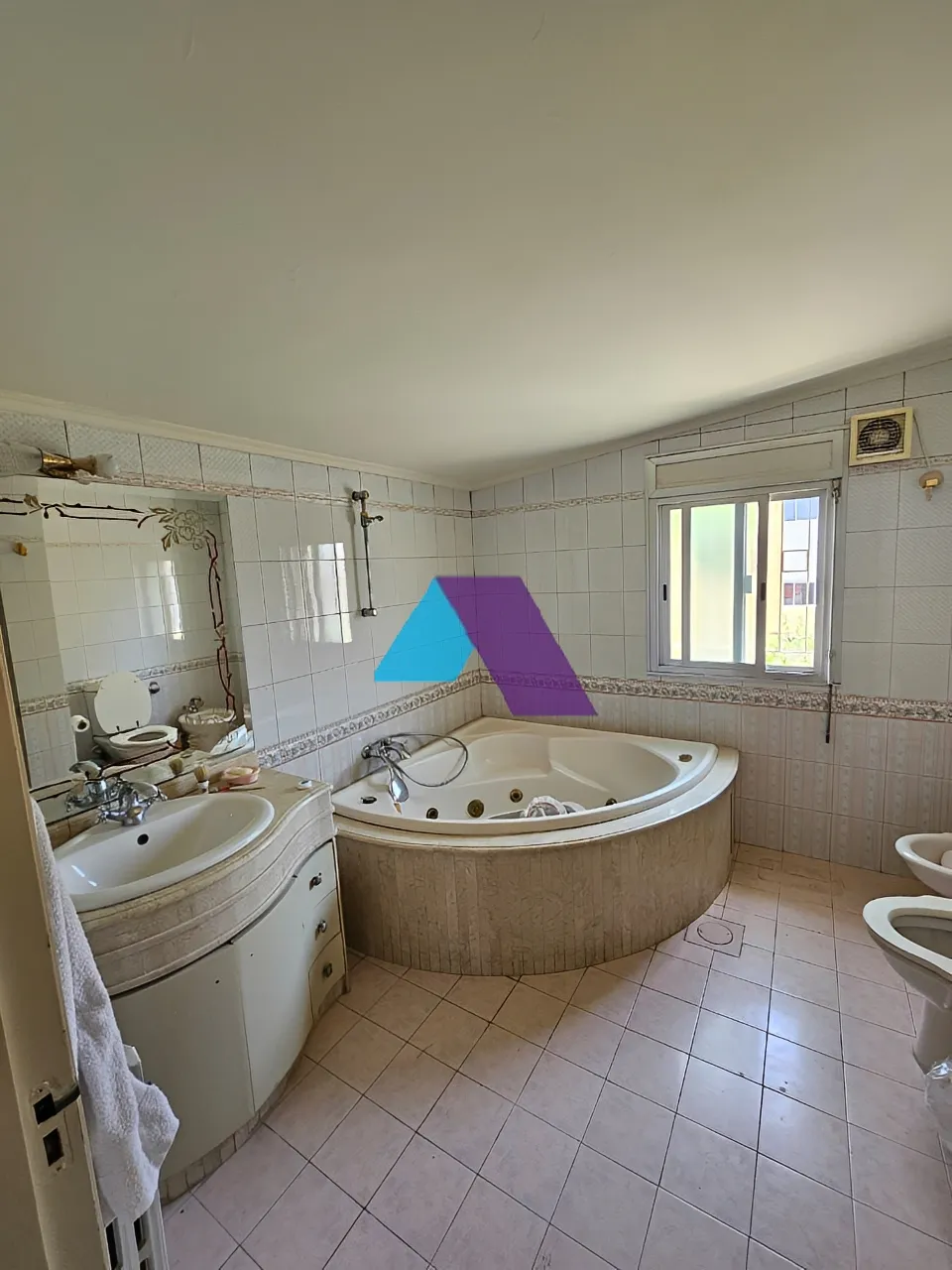 Apartment for Sale in Ballouneh
