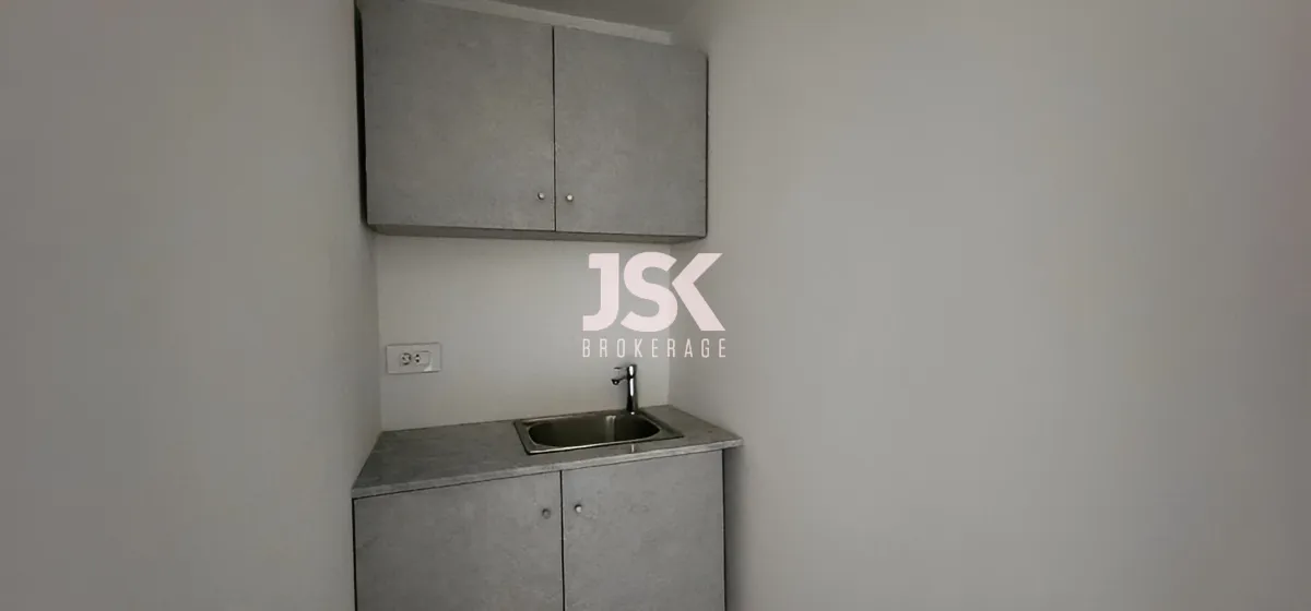 Office for rent in Hazmieh