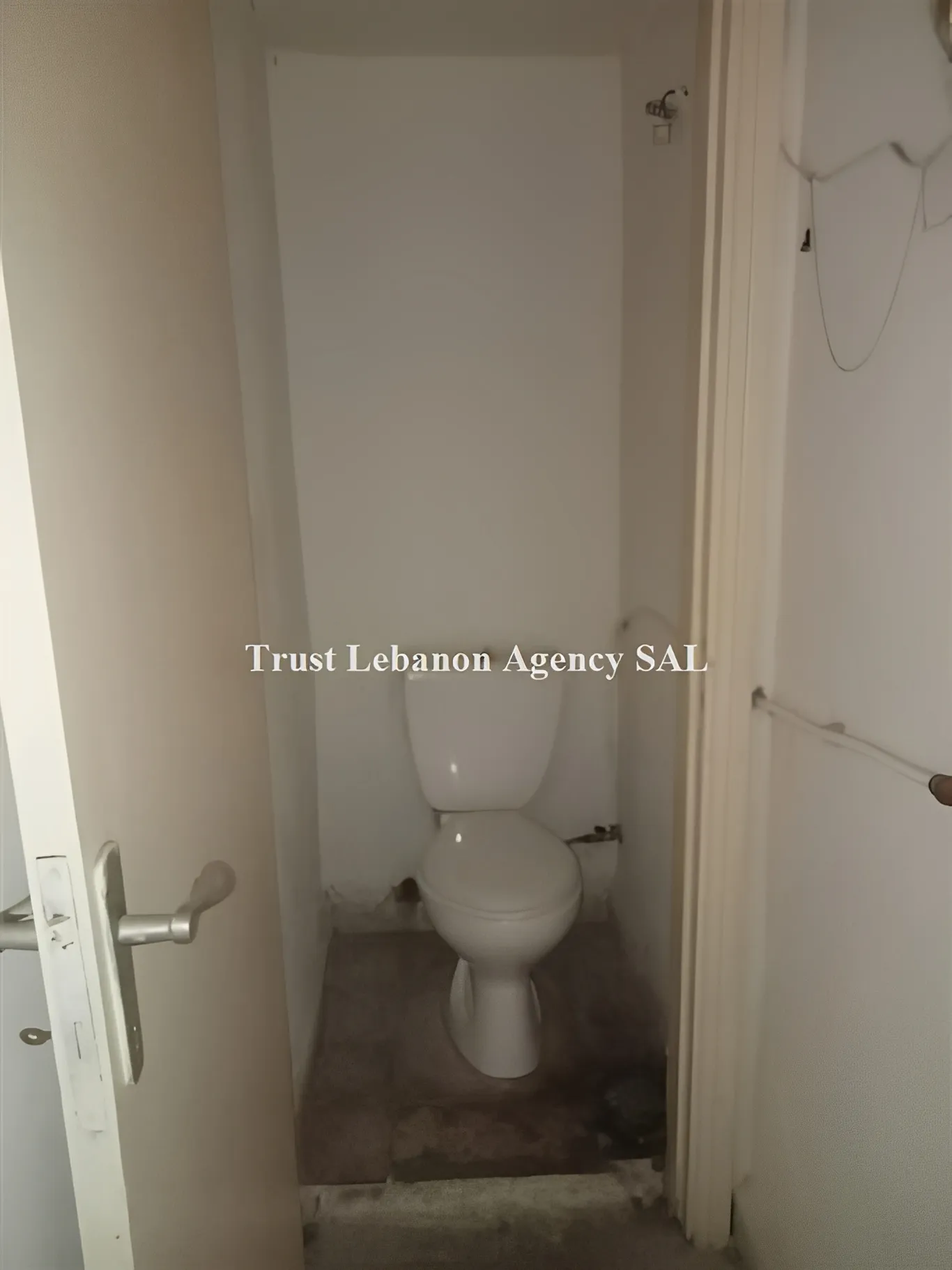 Shop for rent in Metn, Dekweneh
