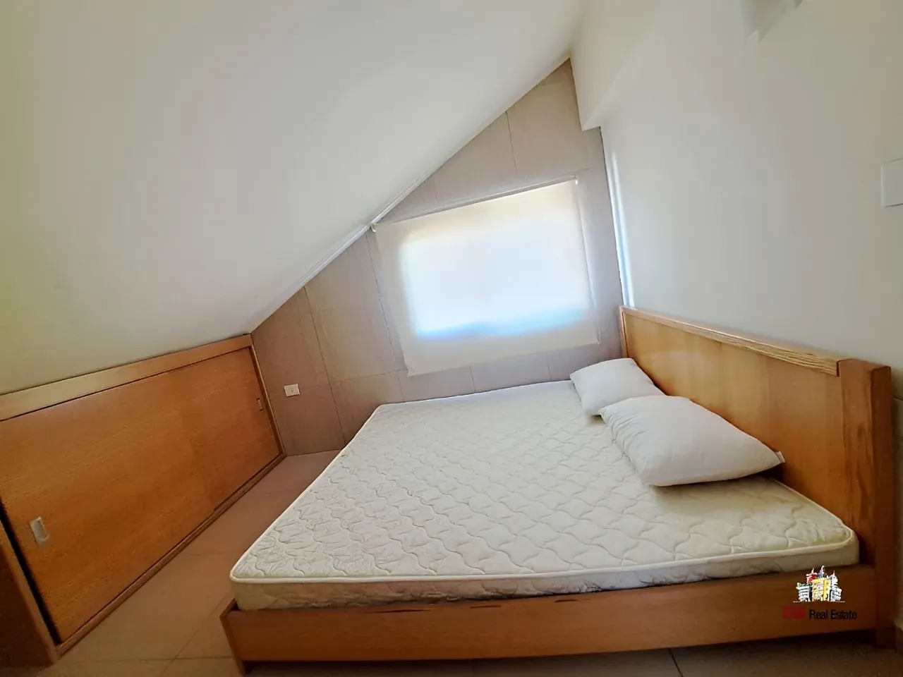 Chalet for Sale in Faytroun - 3 bed, 2 bath