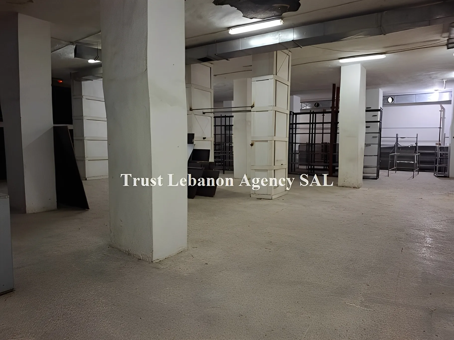 Commercial Property For Rent in Beirut, Dahieh