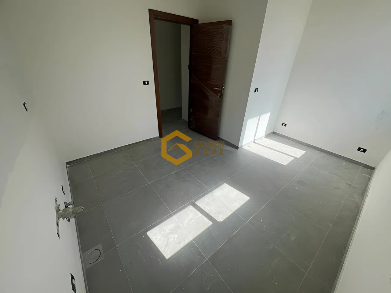 Duplex for Sale in Bouar - 2 bed, 3 bath