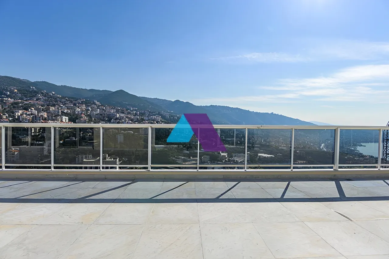 Apartment for Sale in Adma w Dafnah - 5 bed, 3 bath