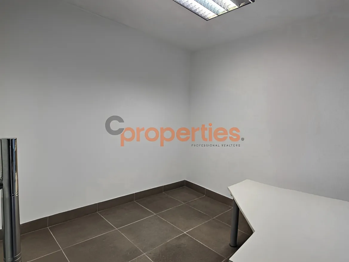 Office for Rent in Forn El Chebbak