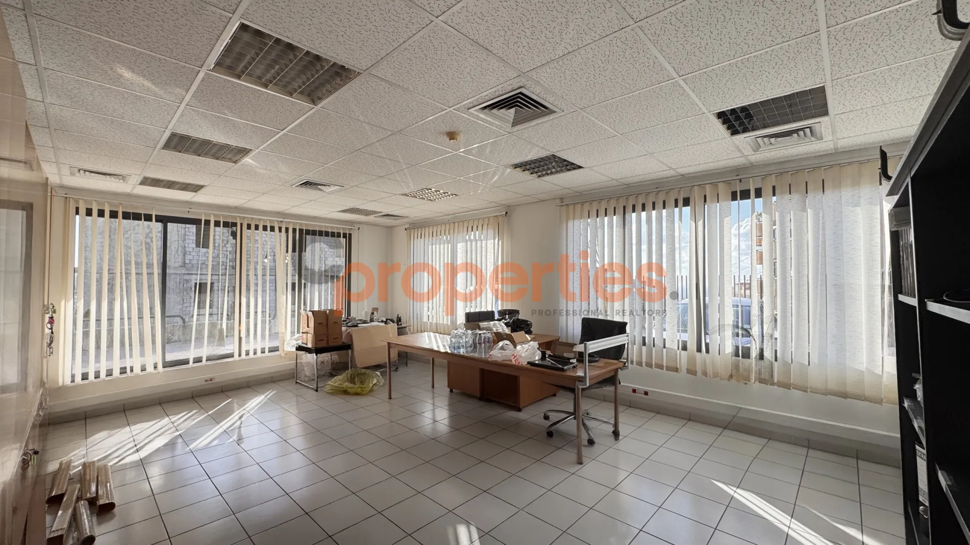 Office for Rent in Aaoukar