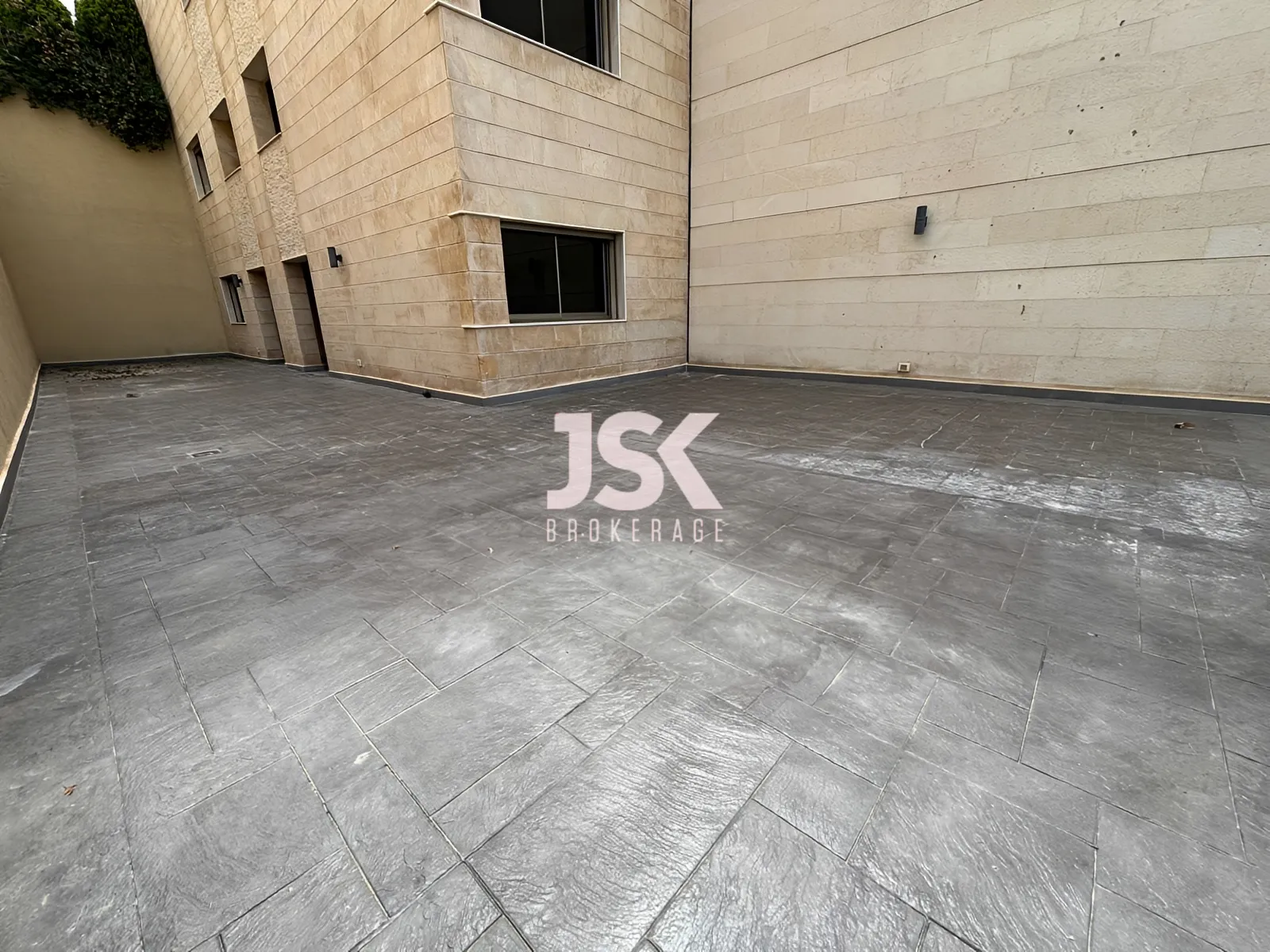 Apartment for Sale in Cornet Chahwan