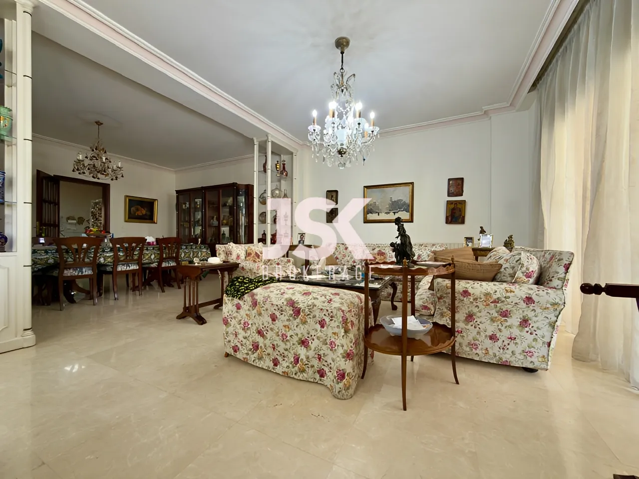 Apartment for Sale in Sioufi - 3 bed
