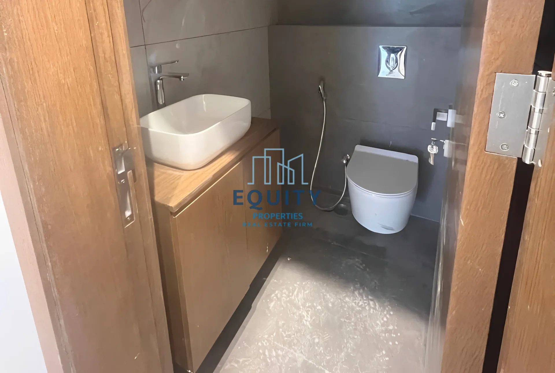 Apartment for sale in Achrafieh, Beirut, Lebanon - 4 bed, 5 bath