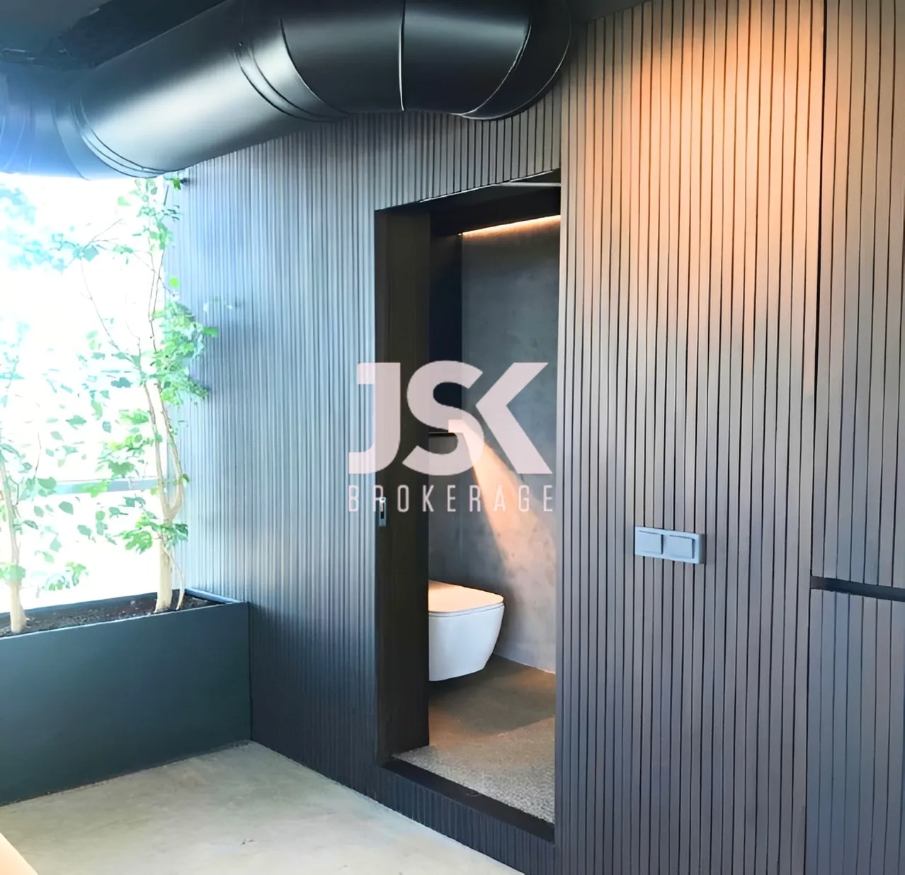 Office for sale in Sin El Fil