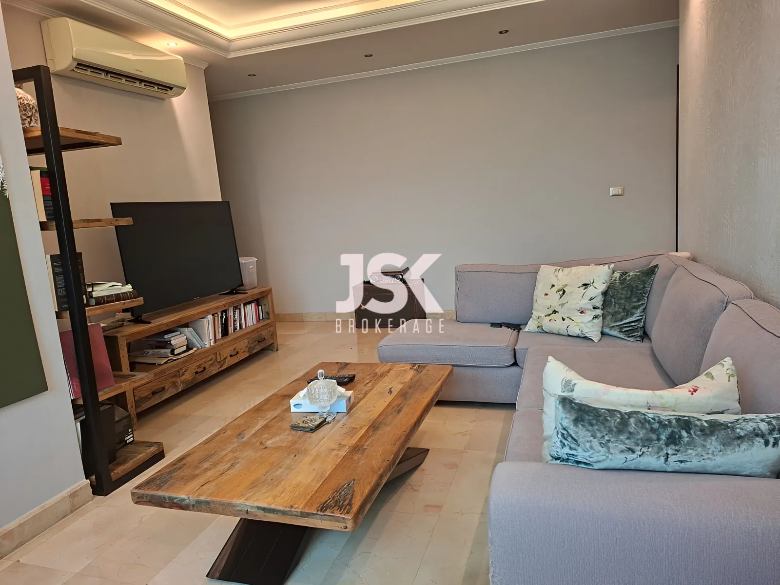 Apartment for Sale in Ras Beirut - 3 bed