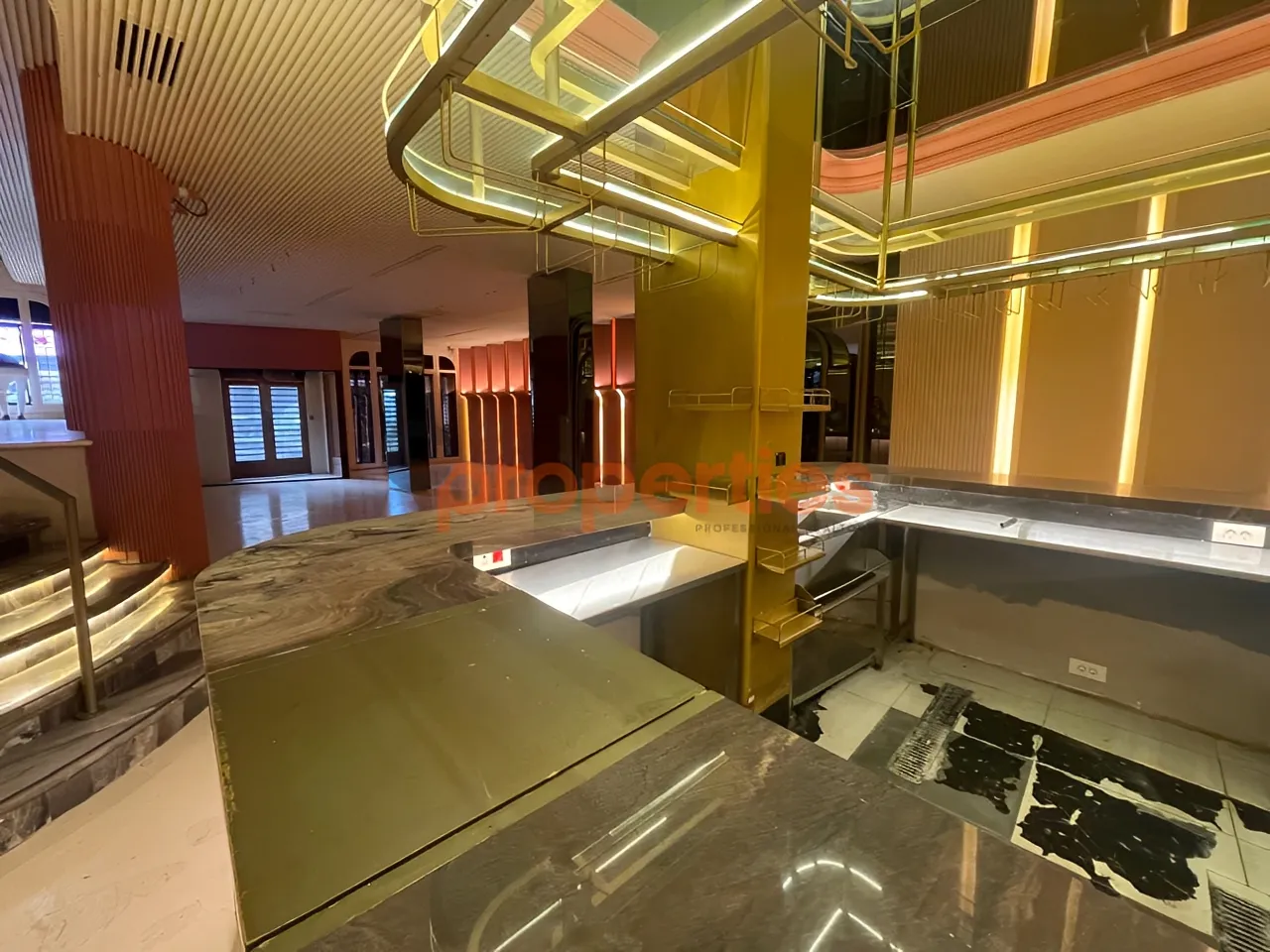 Restaurant for Rent in Saifi Village
