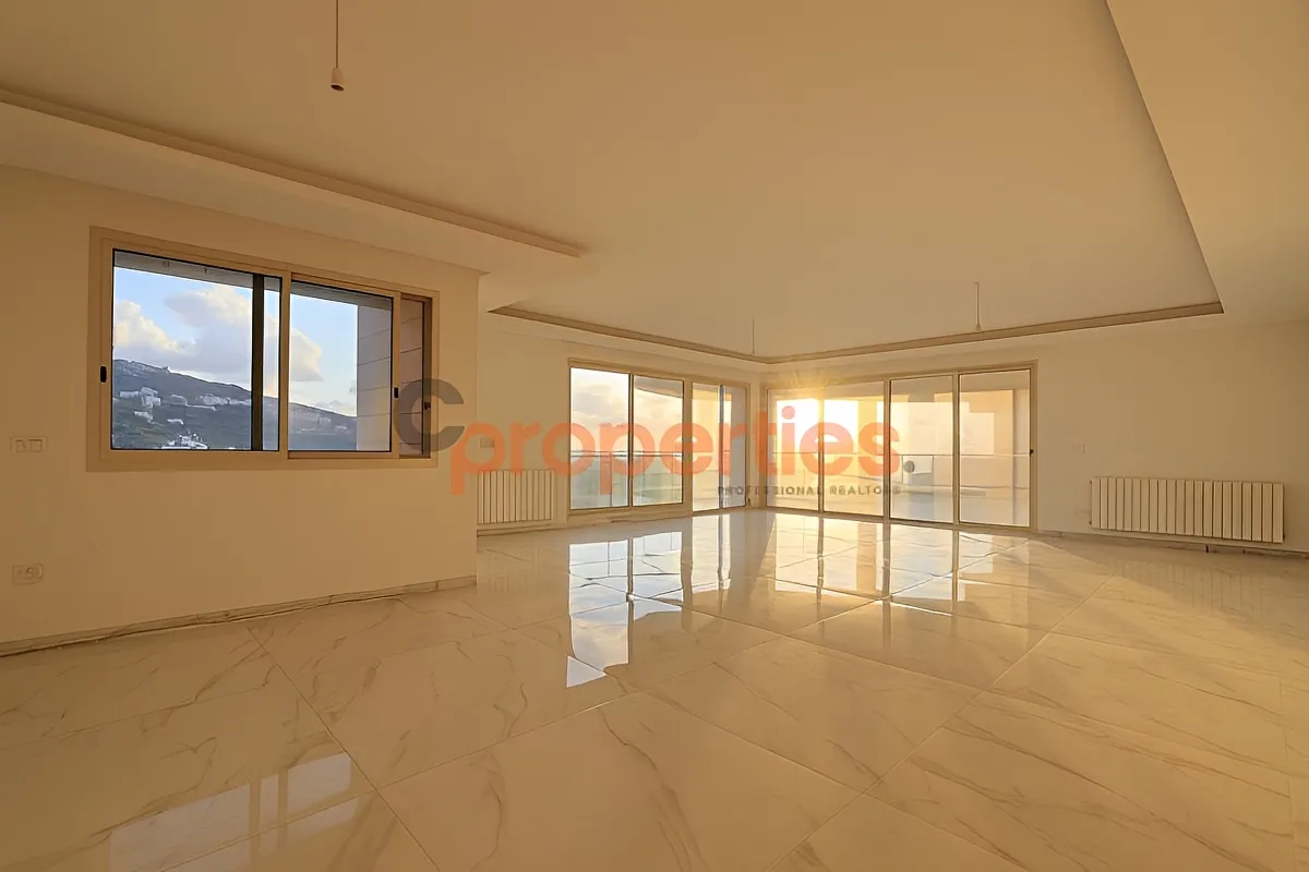 Apartment for Sale in Broummana - 4 bed, 5 bath