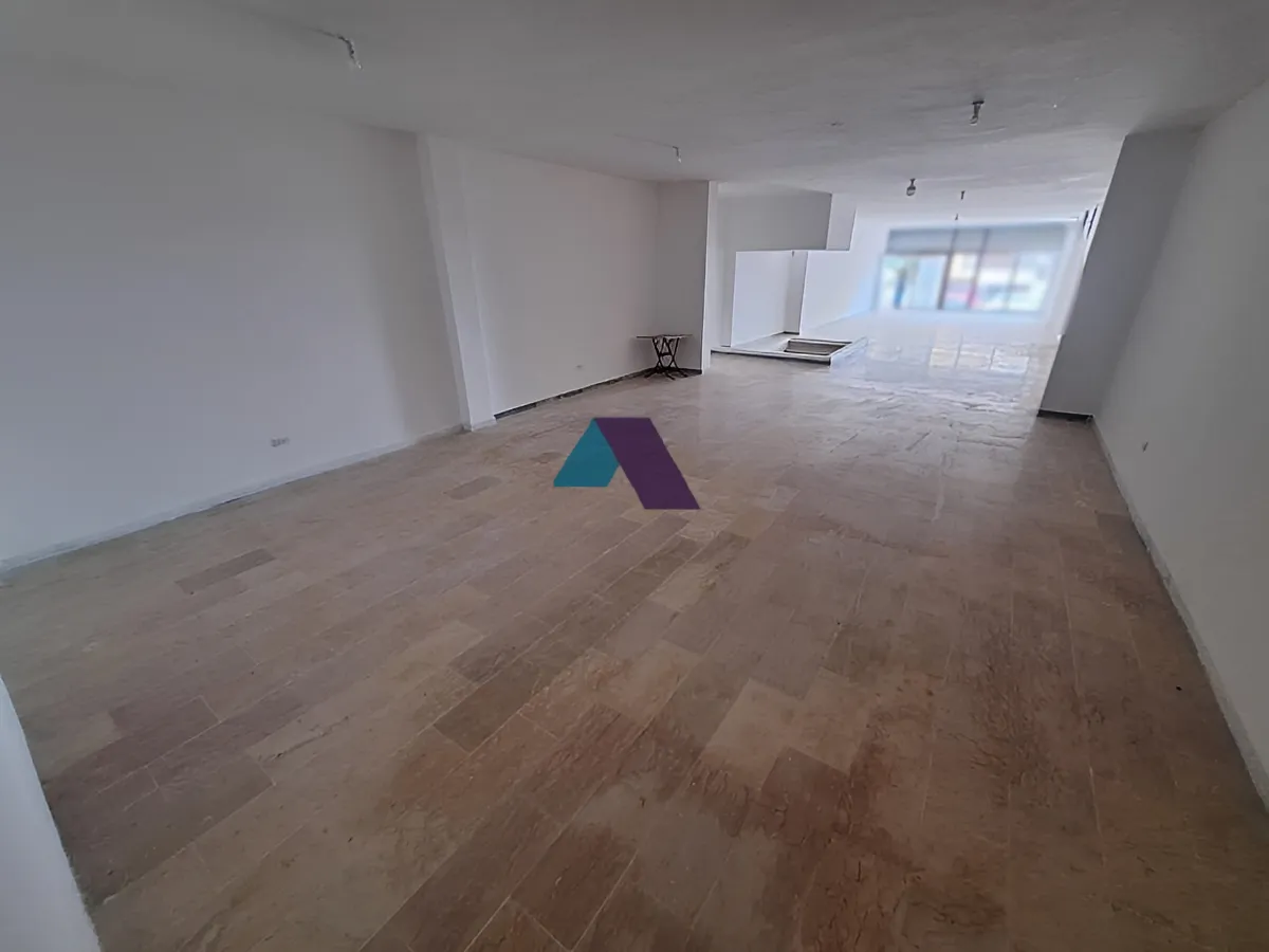 Shop for sale in Mansourieh