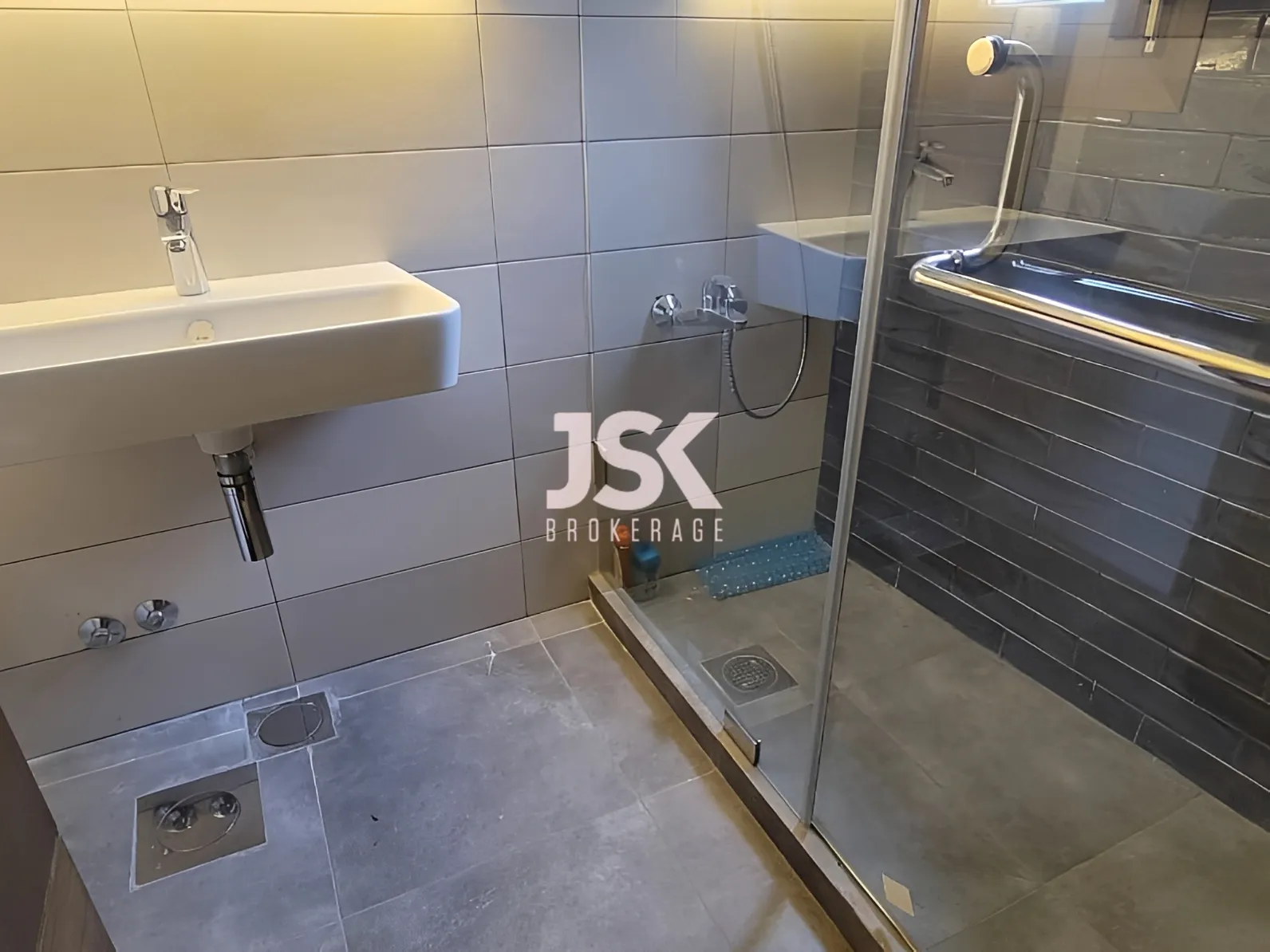 Chalet for Sale in Kafr