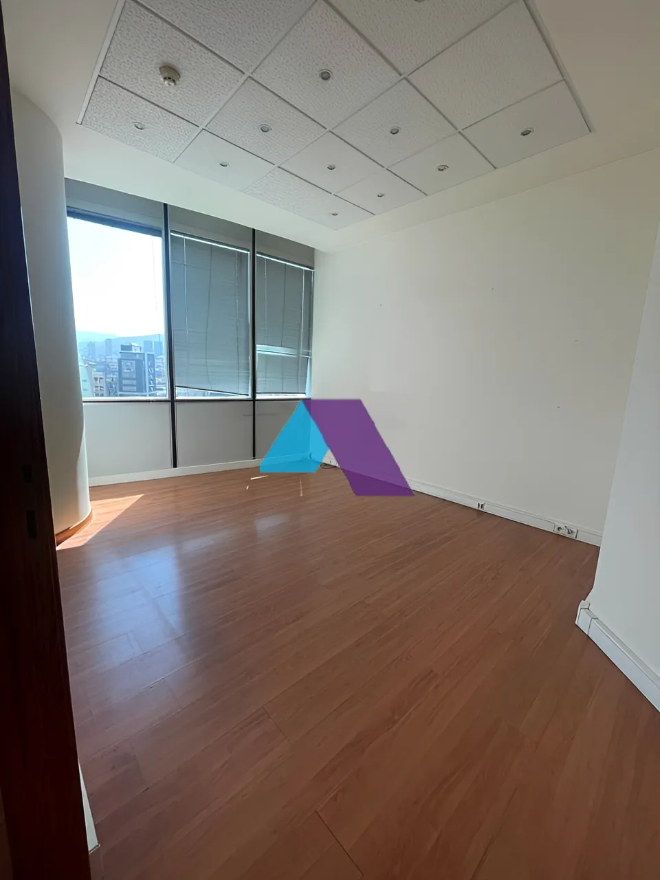 Office for rent in Sin El Fil