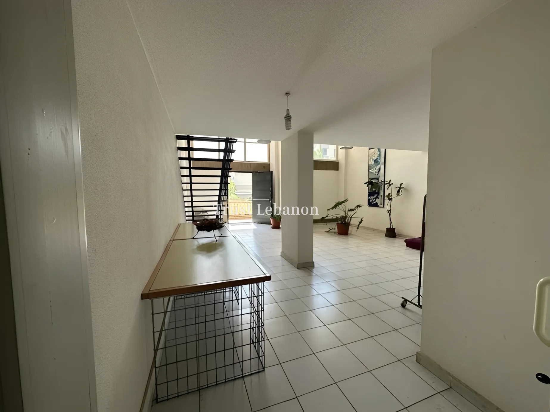 Showroom for rent in Jisr El Bacha, Lebanon