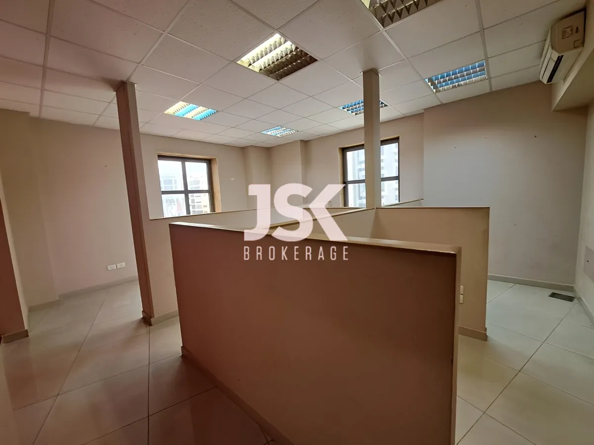 Office for rent in Dekwaneh