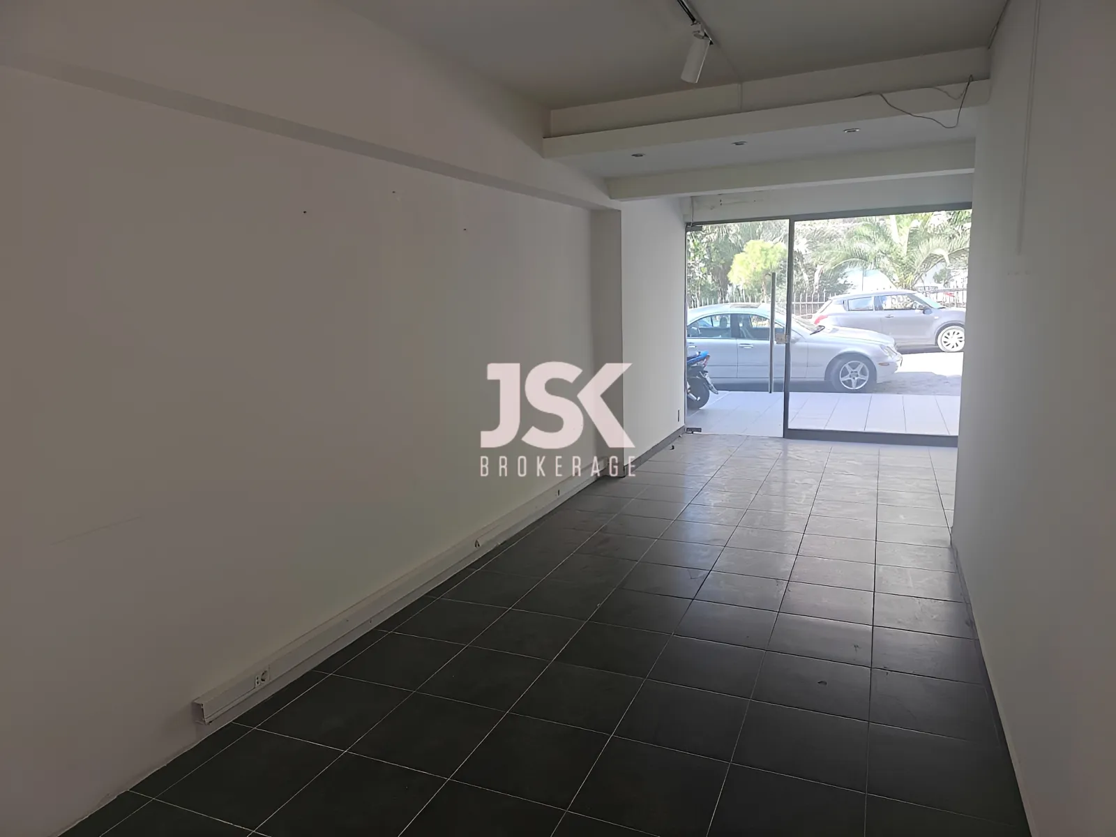 Shop for Rent in Sin El Fil