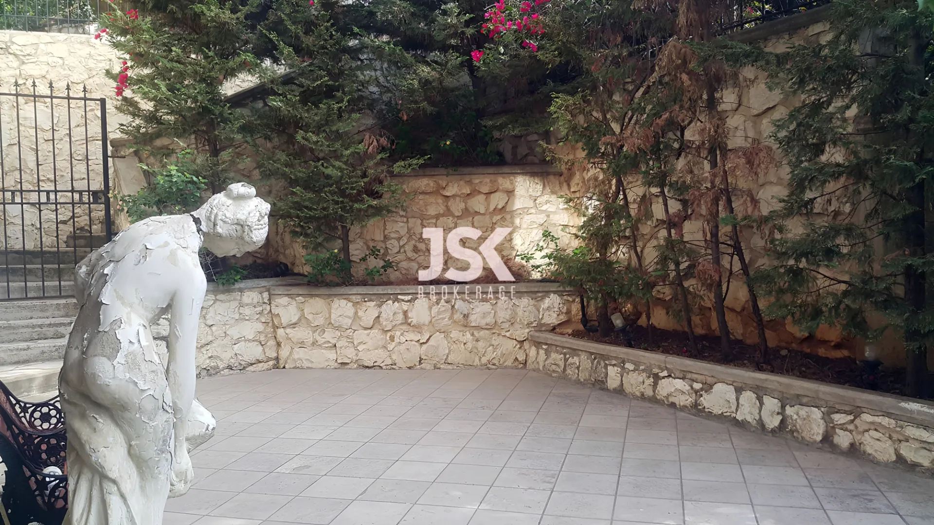 Villa for Sale in Adma w Dafnah