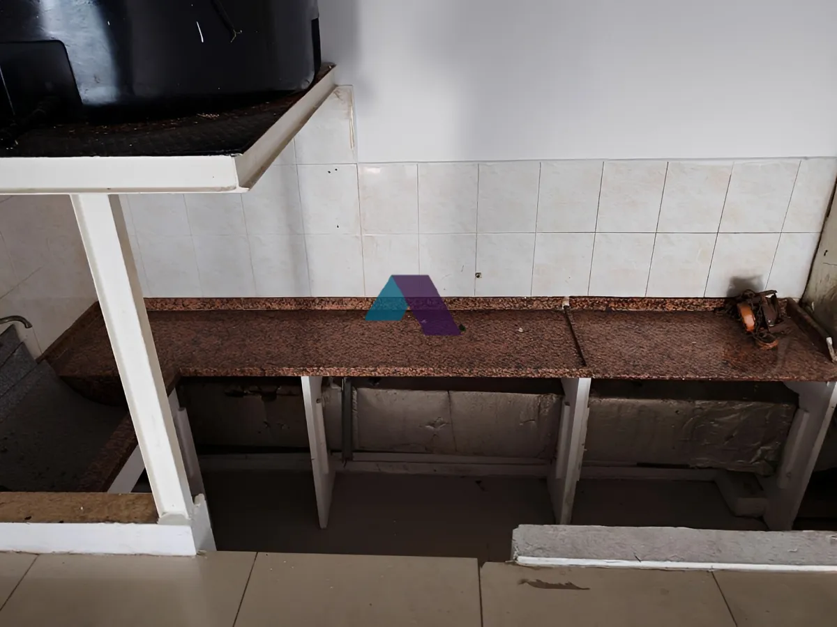Shop for sale in Jisr El Bacha