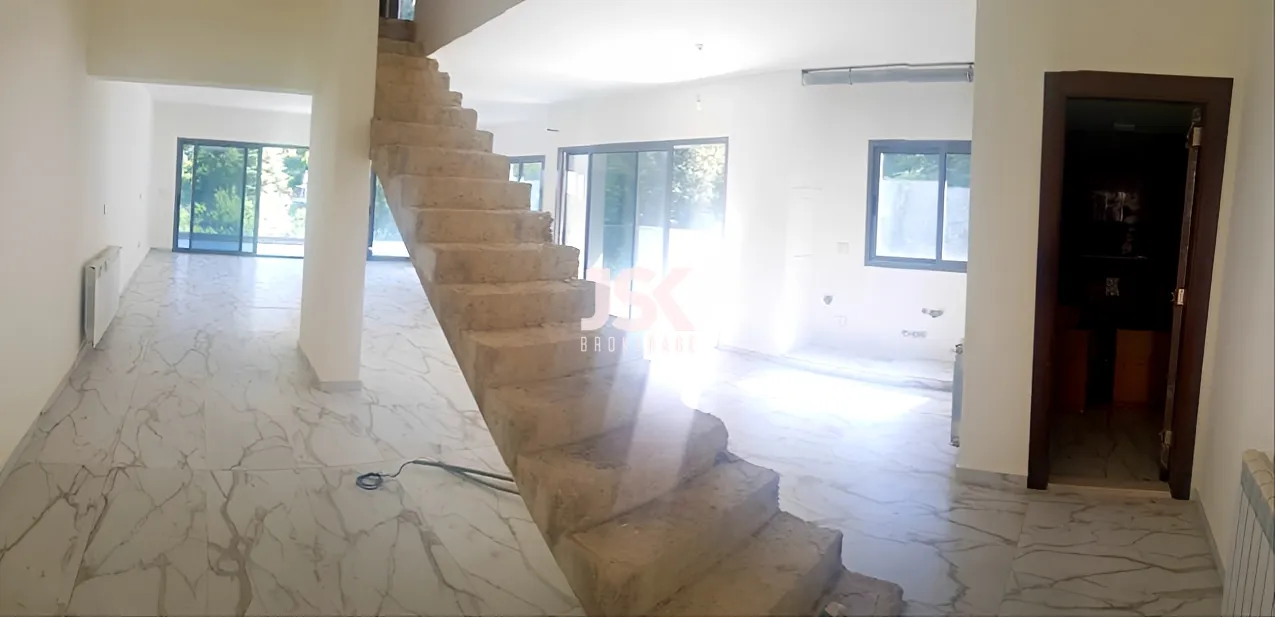 Triplex for Sale in Kfour