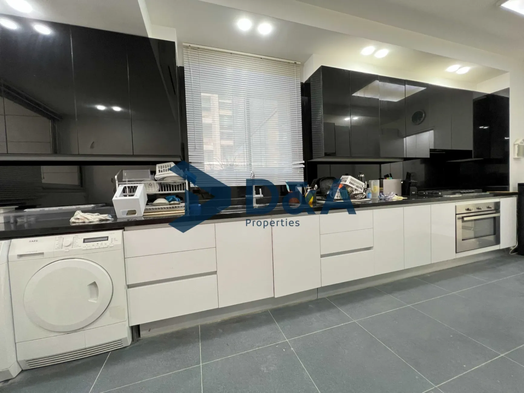 Apartment for sale in Achrafieh, Beirut, Lebanon - 3 bed, 5 bath