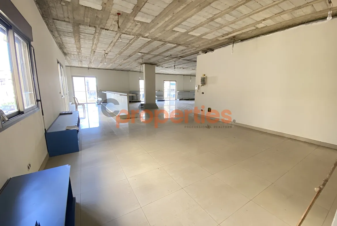Showroom for Rent in Hazmieh