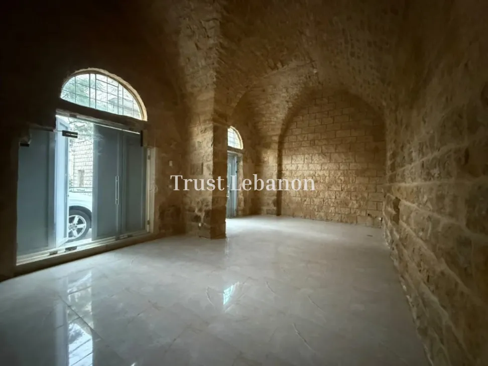 Shop for rent in Broummana, Lebanon