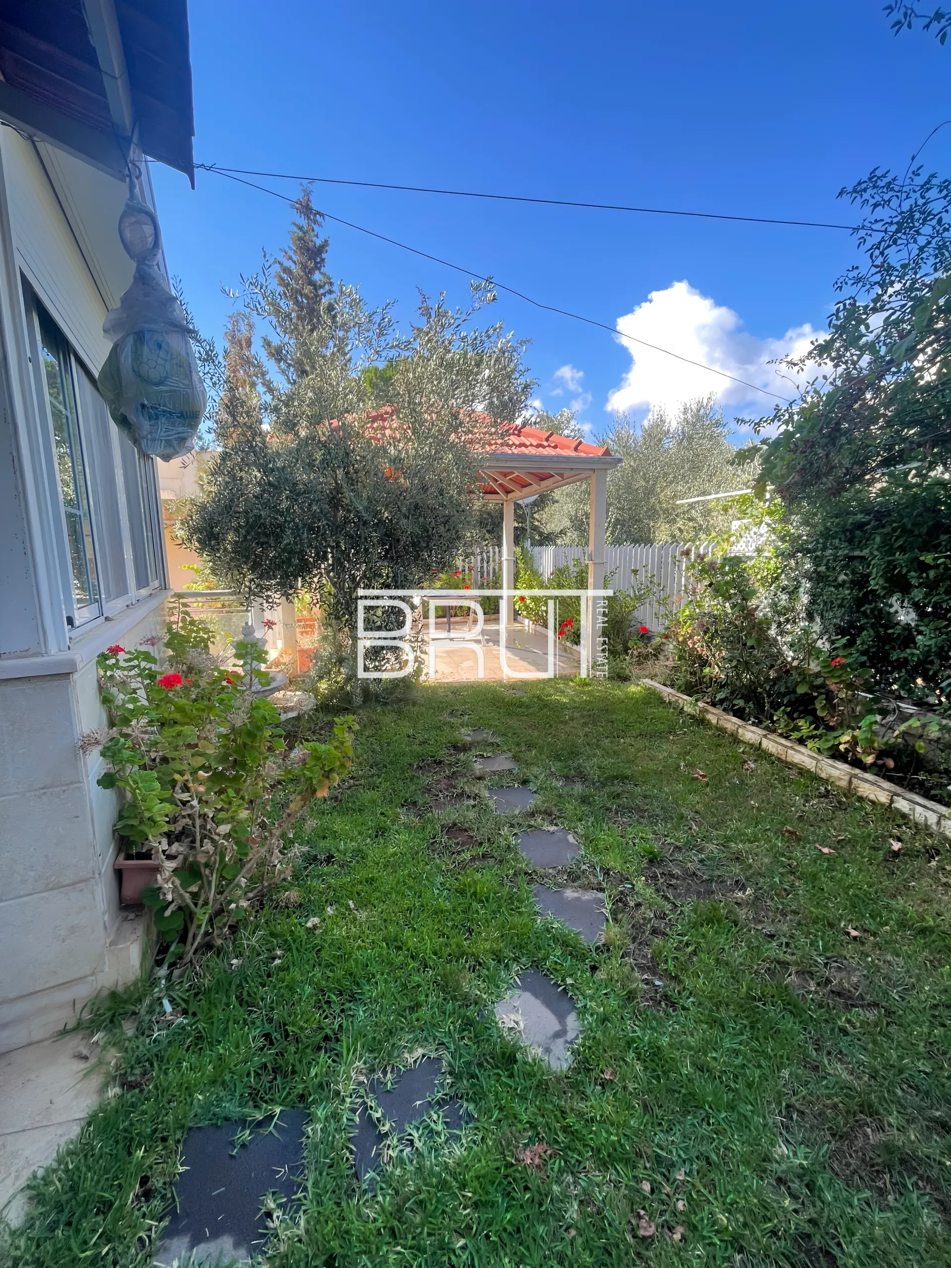 Apartment for Sale in Ballouneh