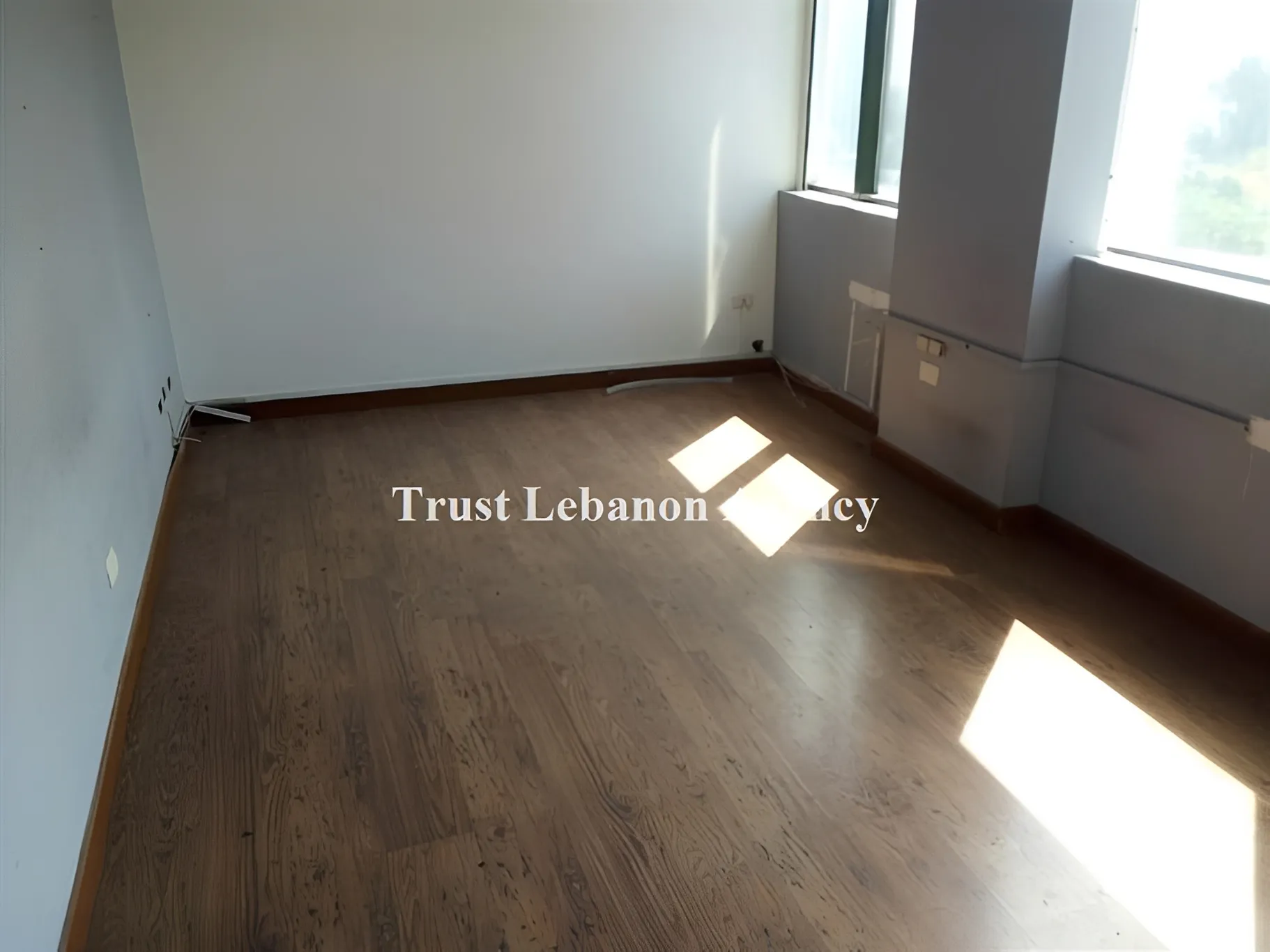 Office for rent in Baabda, Furn Al Chebak