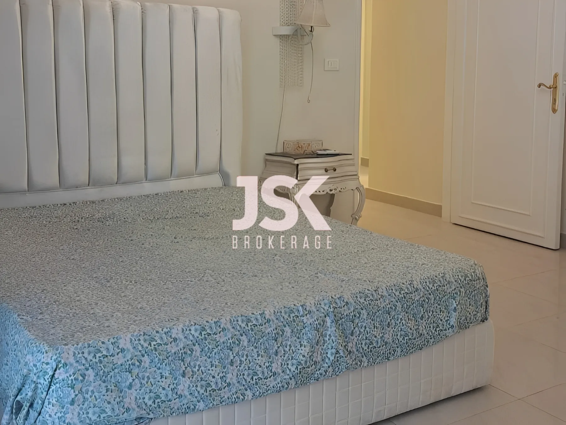 Apartment for Rent in Ramleh Al Bayda, Beirut, Lebanon