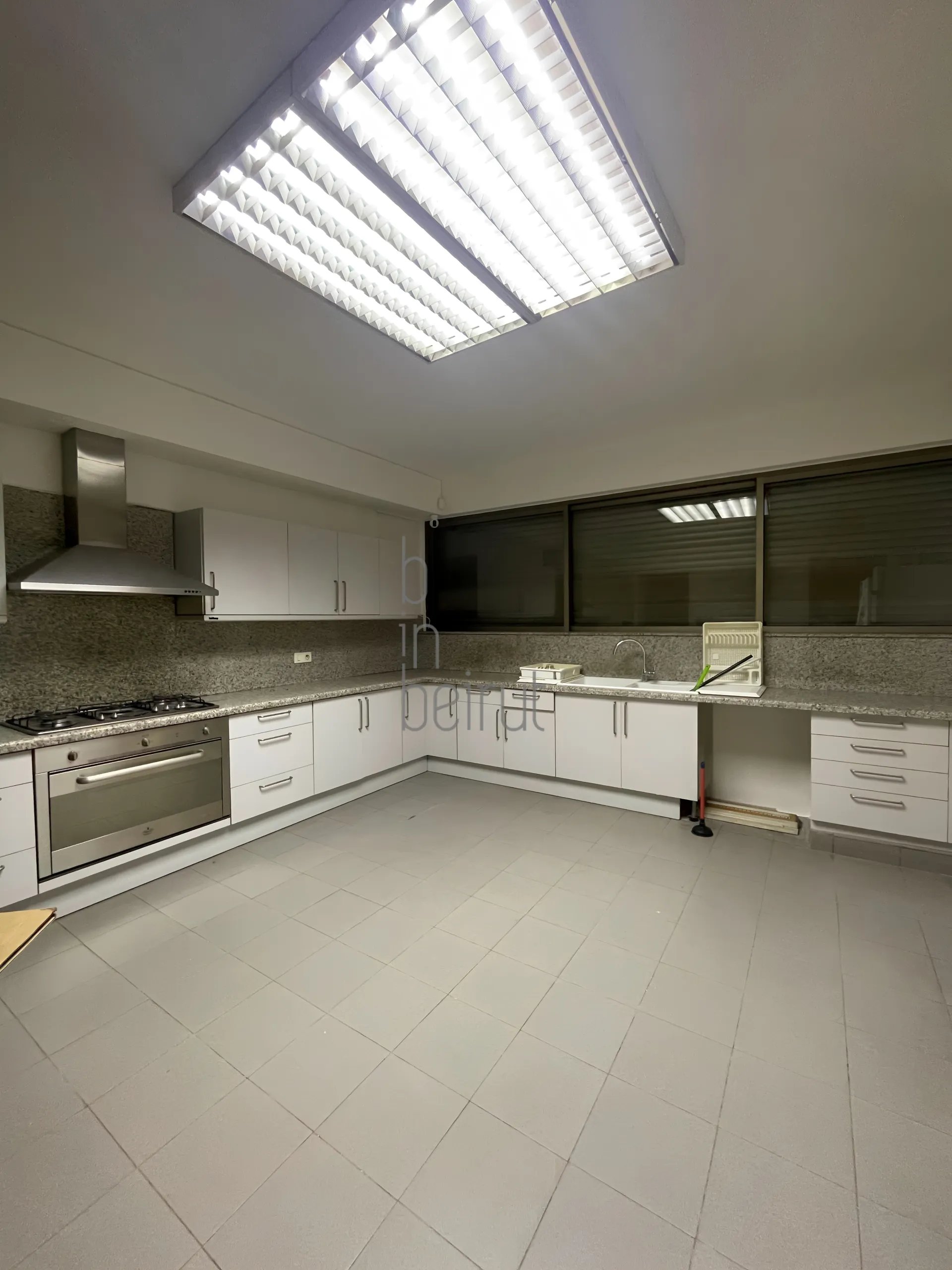 Apartment for Rent in Zarhat el Ihssan