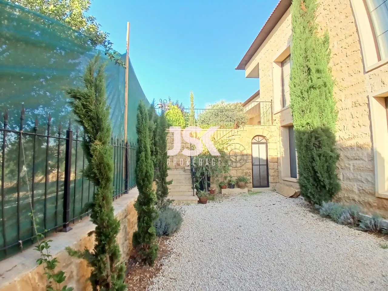 Villa for Sale in Roumieh