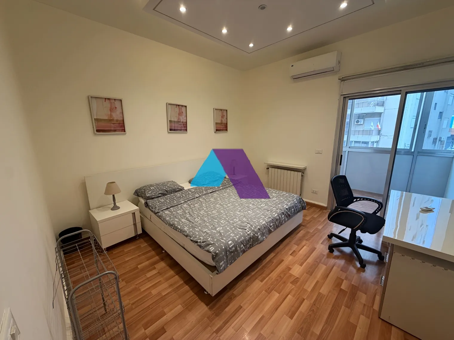 Apartment for sale in Haret Sakher