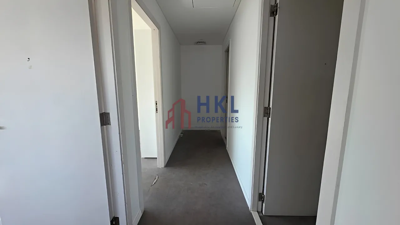 Office for rent in Hamra