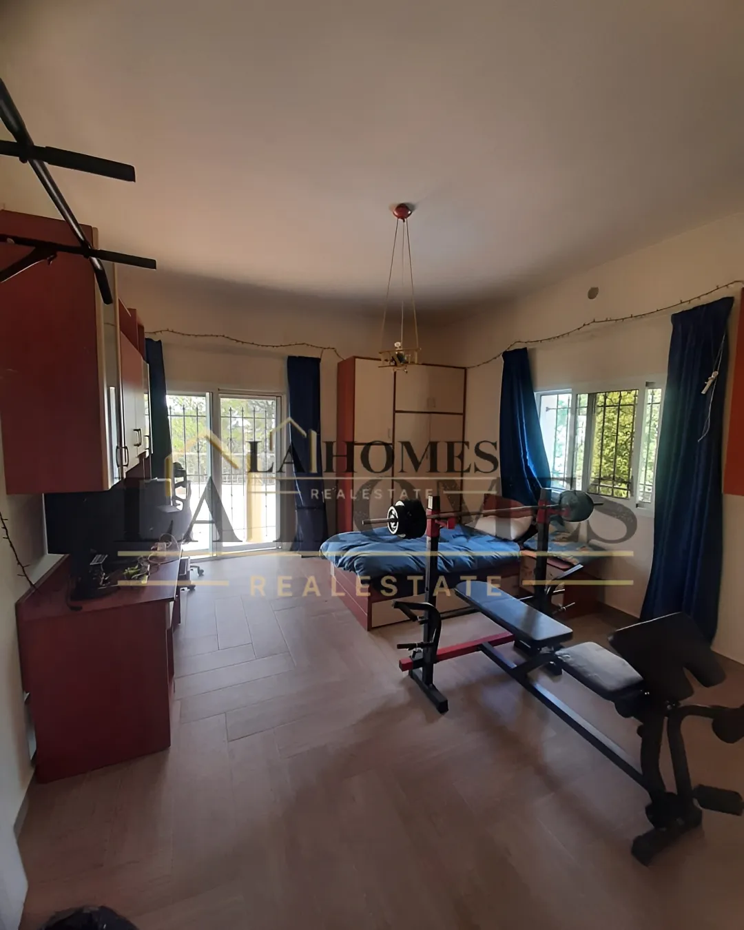 Villa for sale in Kfour