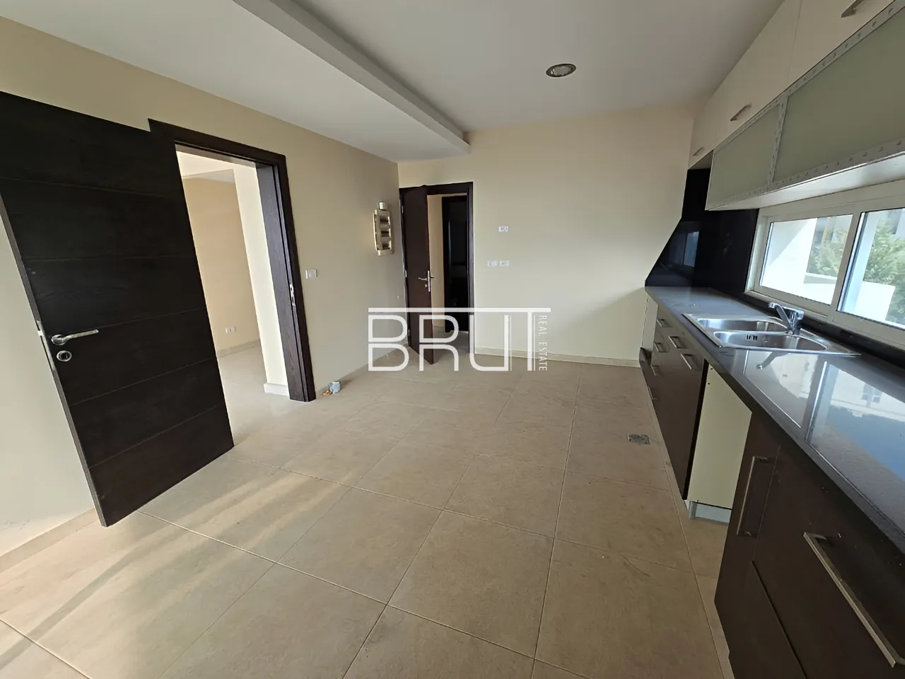 Apartment for Sale in Haret Sakher