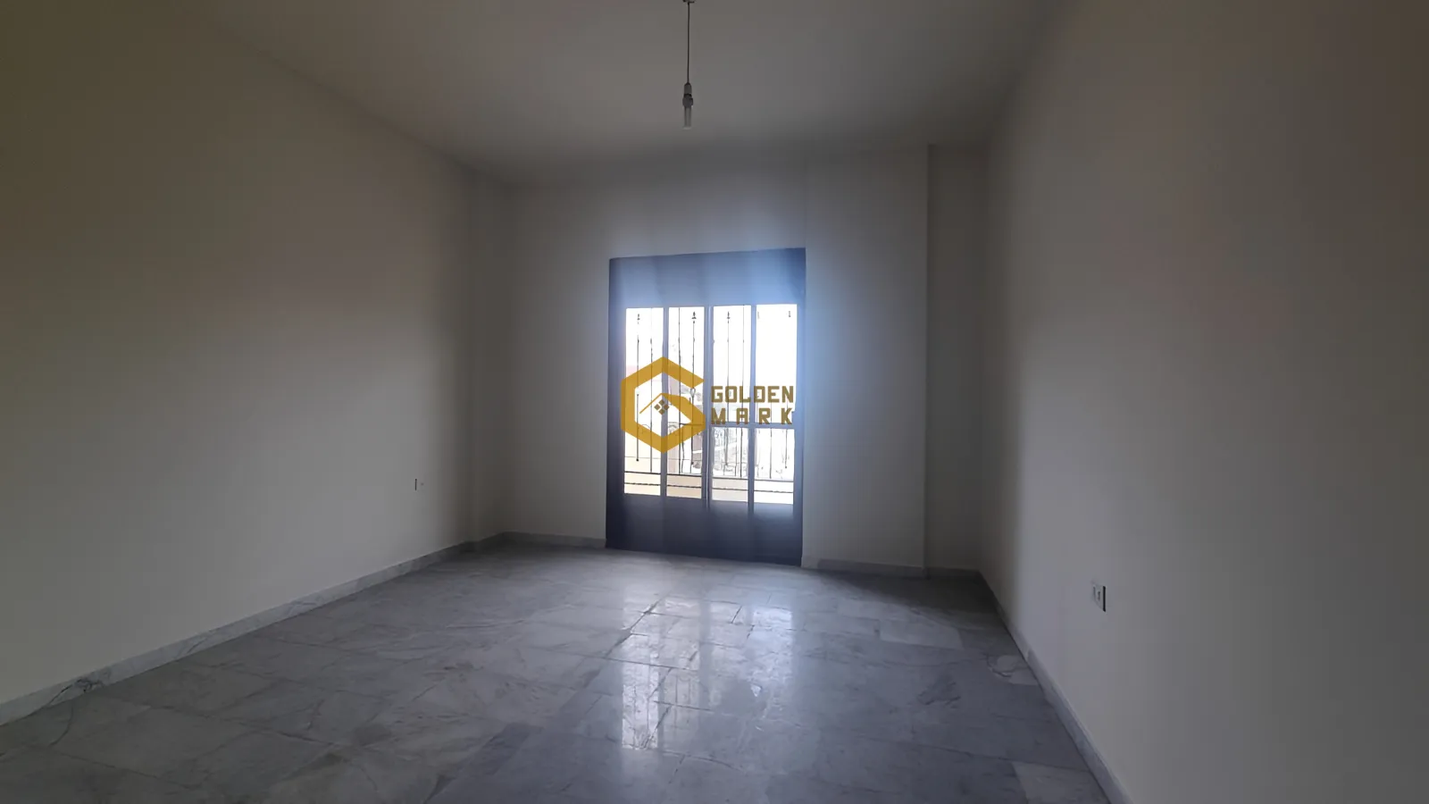 Apartment for Sale in Qornet El Hamra - 3 bed, 2 bath