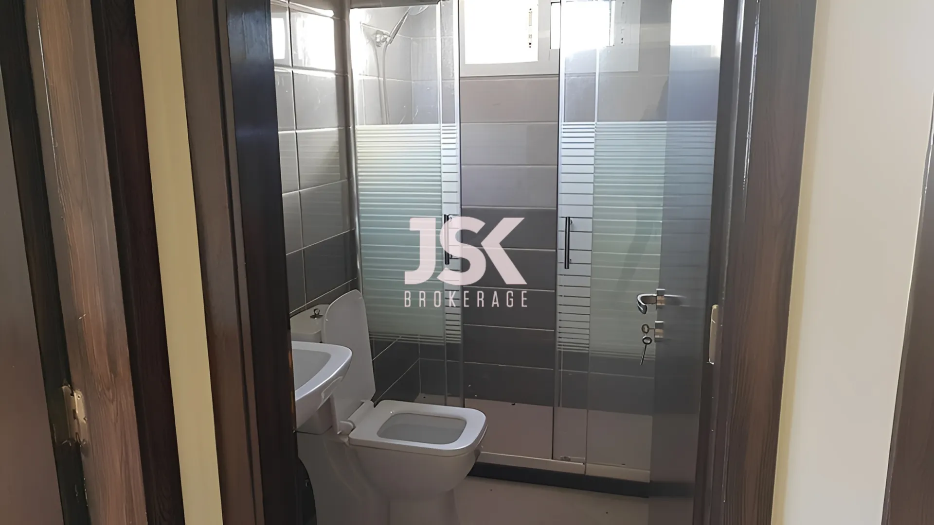 Apartment for Sale in Aamchit, Lebanon - 2 bed, 2 bath