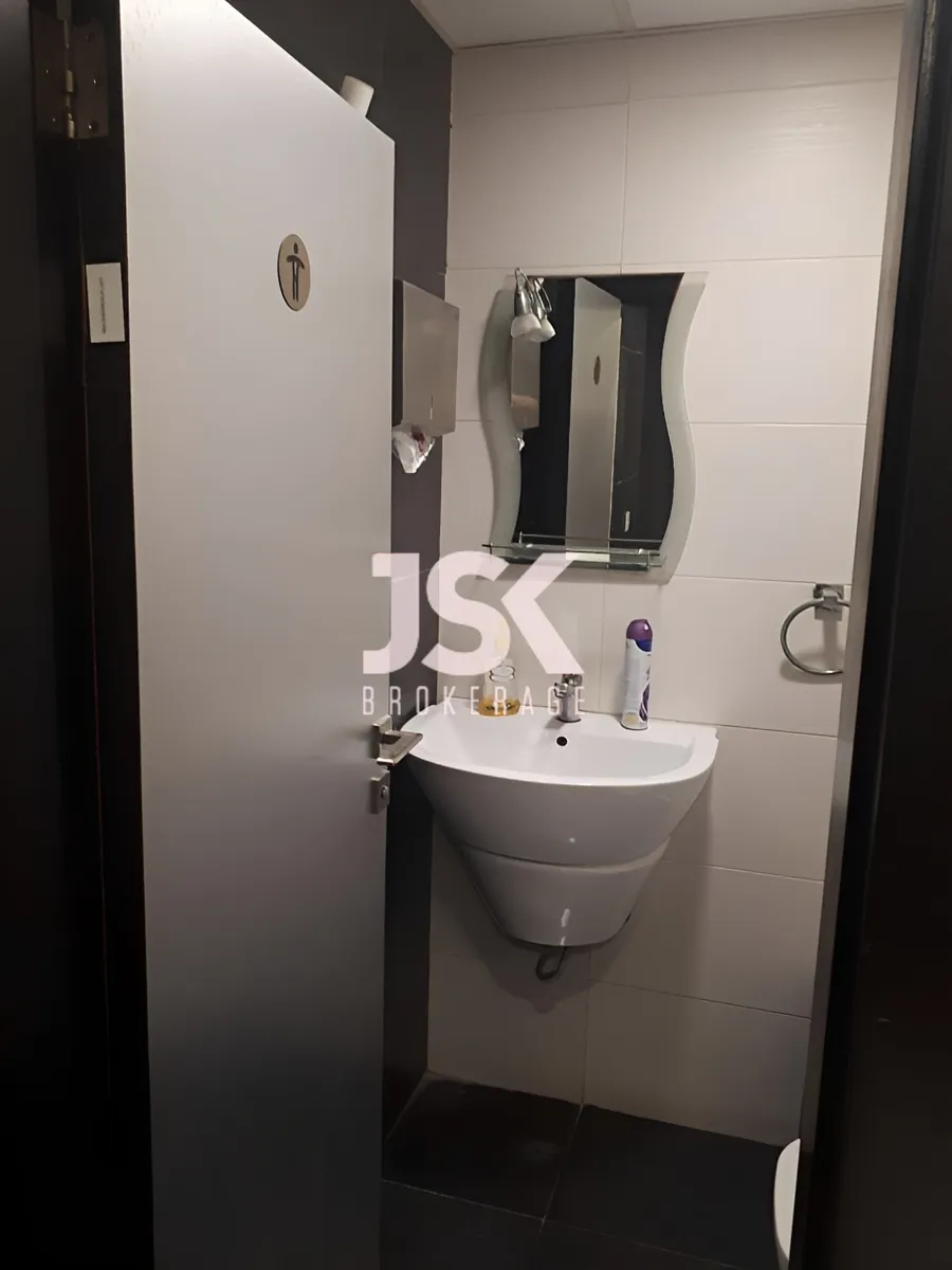 Office for rent in Daoura