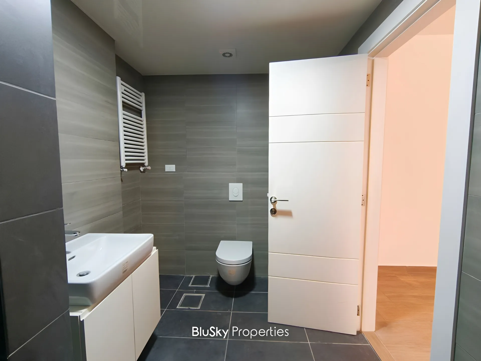 Apartment for sale in Ballouneh