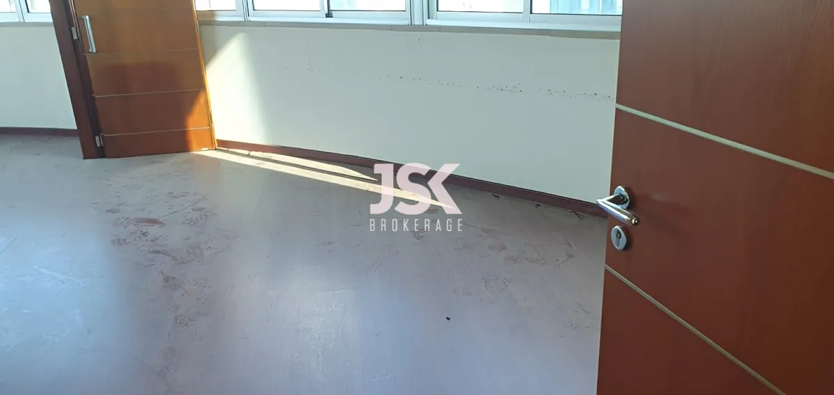 Office for rent in Sin El Fil
