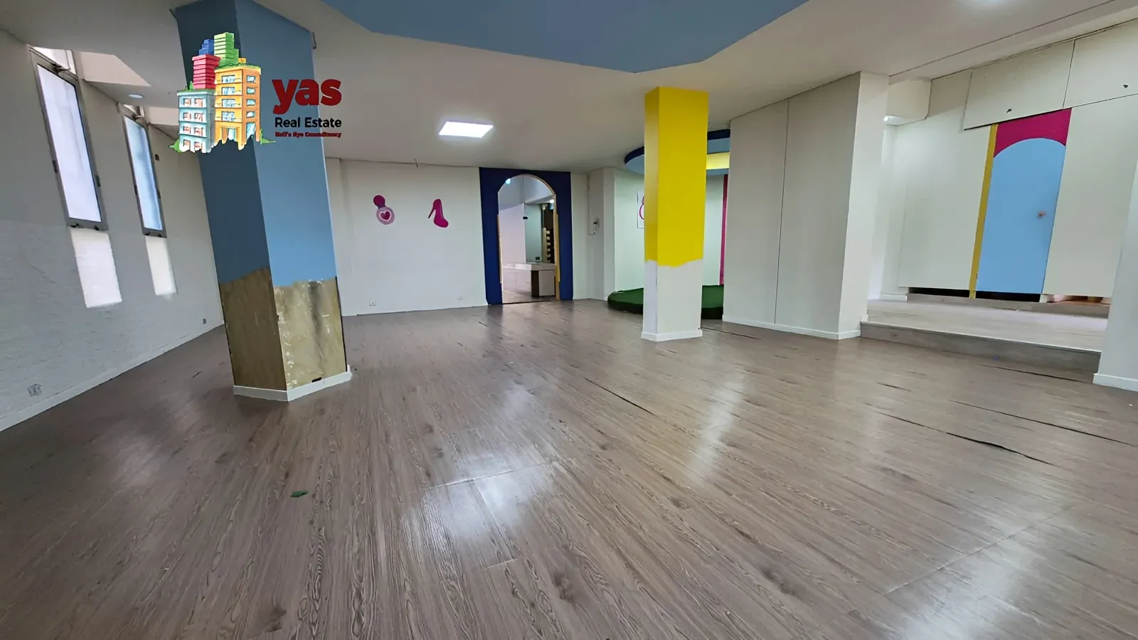 Shop for rent in Adonis