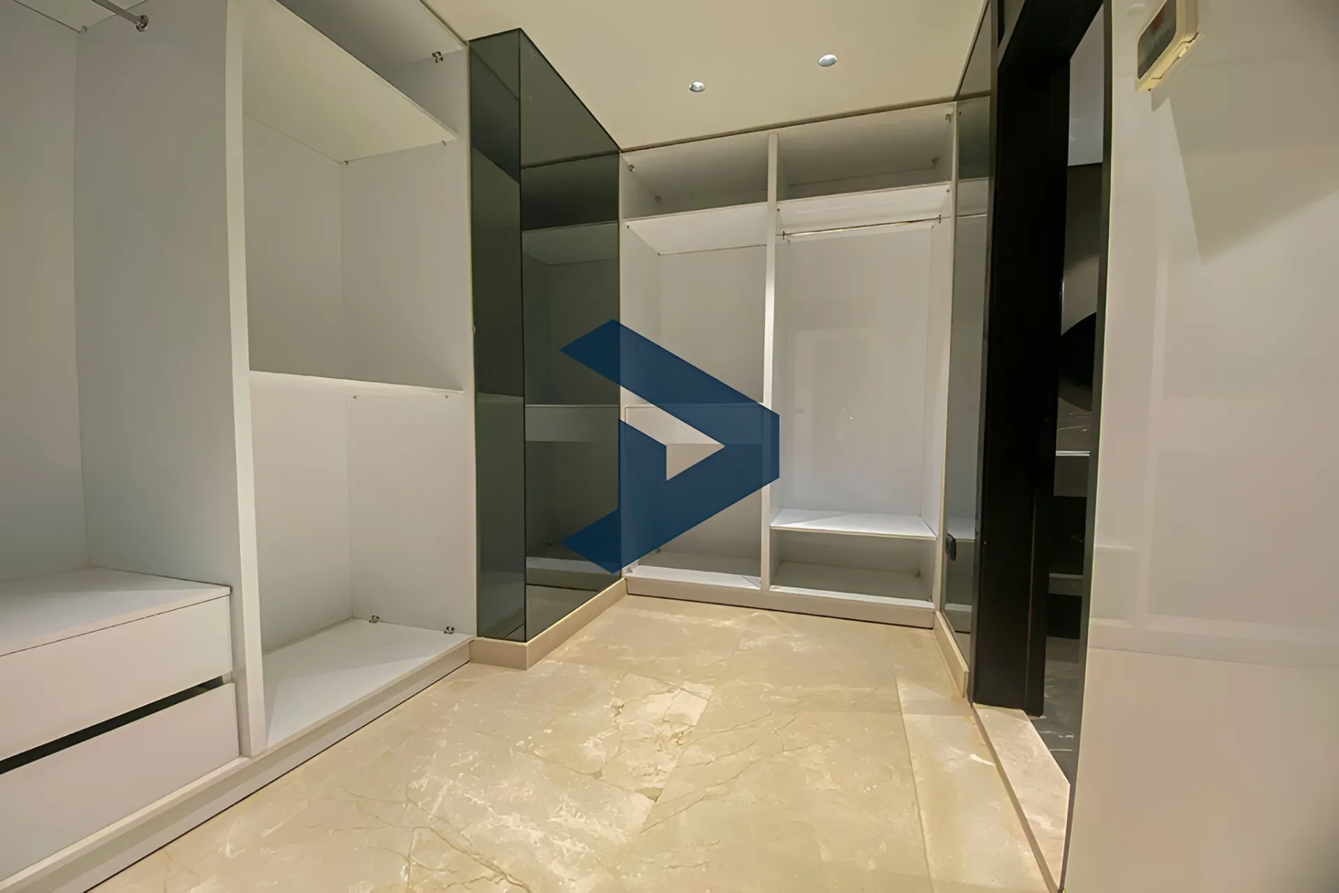 Apartment for sale in Raoucheh, Beirut, Lebanon
