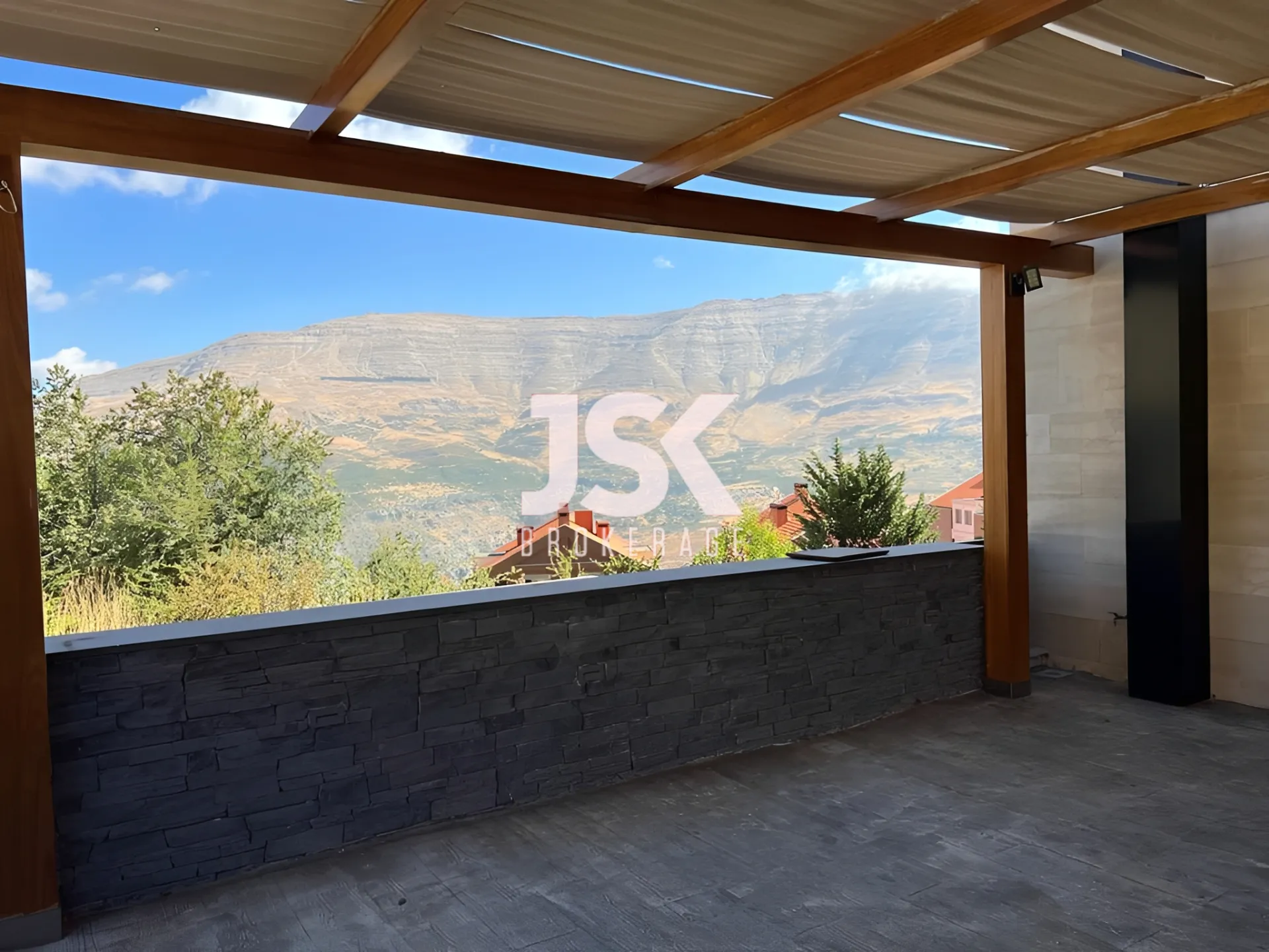Chalet for Sale in Zaarour