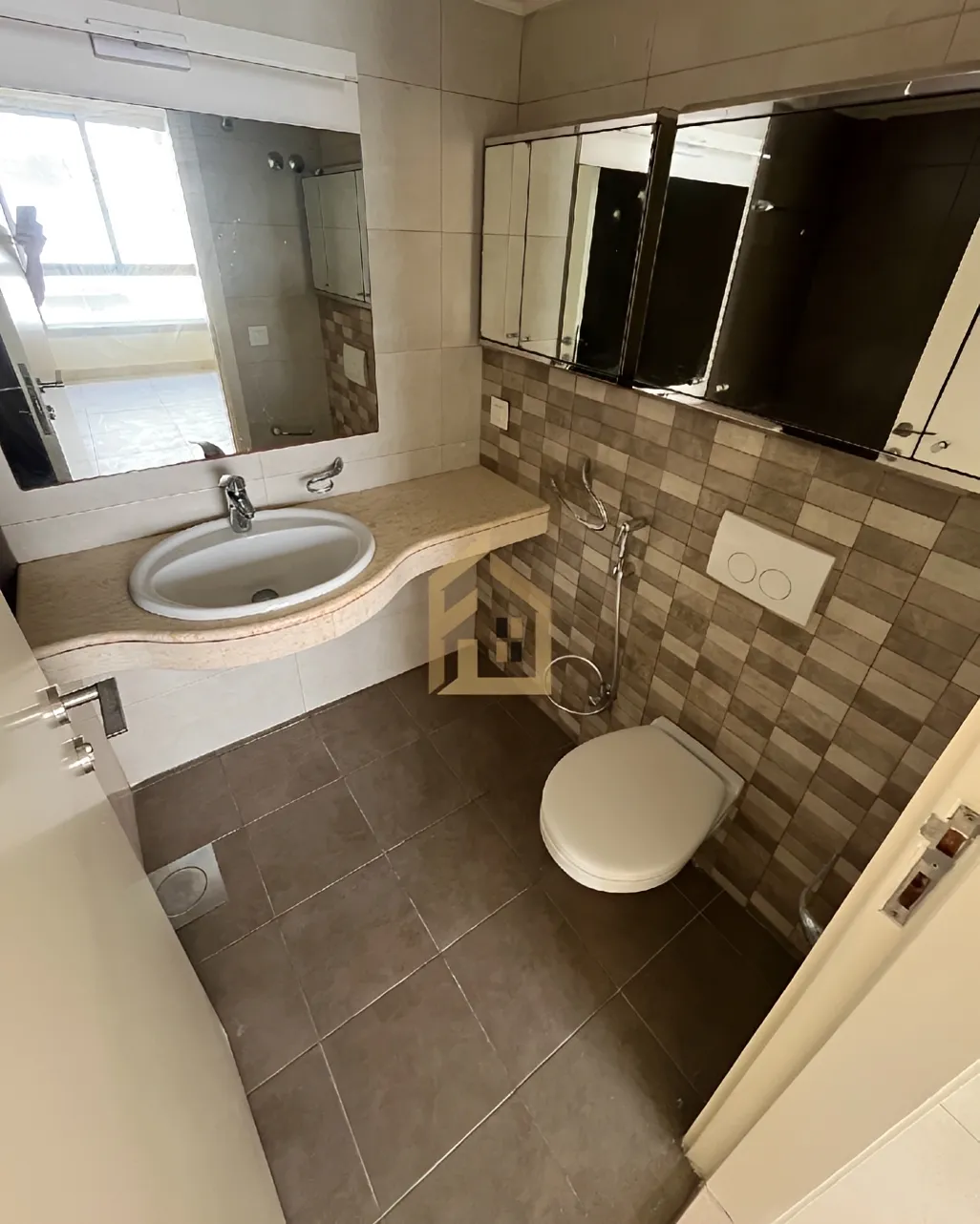 Apartment for sale in Salim Salam, Bayrut, Lebanon - 3 bed, 2 bath